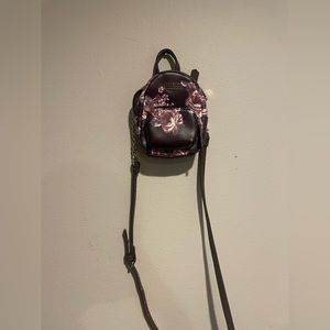 Mini Guess crossbody purse